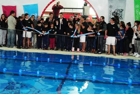 Massa inauguró la pileta climatizada en el polideportivo El Zorzal Massa inauguró la pileta climatizada en el polideportivo El Zorzal