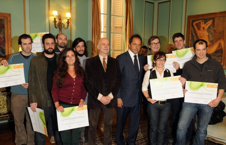 Scioli entregó premios a jóvenes emprendedores Scioli entregó premios a jóvenes emprendedores