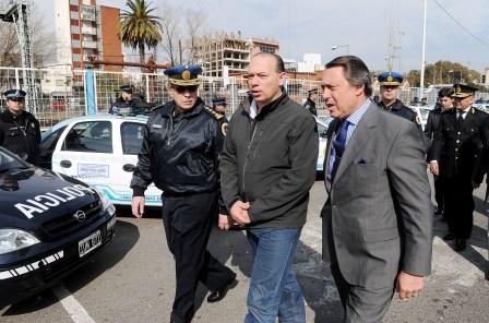 El secretario de Seguridad, Sergio Berni, y el ministro de Justicia y Seguridad bonaerense, Ricardo Casal, destacaron hoy el trabajo conjunto de la Nación y la provincia El secretario de Seguridad, Sergio Berni, y el ministro de Justicia y Seguridad bonaerense, Ricardo Casal, destacaron hoy el trabajo conjunto de la Nación y la provincia