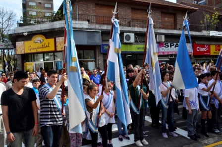 En la Renovada Plaza Sarmiento, San Fernando celebró el Día del Maestro En la Renovada Plaza Sarmiento, San Fernando celebró el Día del Maestro