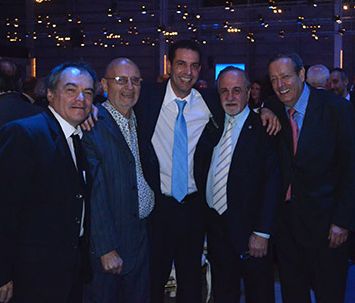 Presidentes de las principales cámaras empresarias de la Provincia de Buenos Aires junto al candidato del FPV en Vicente López Presidentes de las principales cámaras empresarias de la Provincia de Buenos Aires junto al candidato del FPV en Vicente López