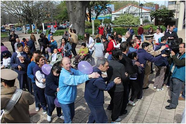 Jornada de abrazos gratis por la inclusión en San Isidro Jornada de abrazos gratis por la inclusión en San Isidro