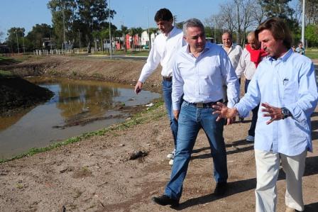 El Presidente del HCD de Tigre, Julio Zamora recorrió el lugar junto a funcionarios municipales El Presidente del HCD de Tigre, Julio Zamora recorrió el lugar junto a funcionarios municipales