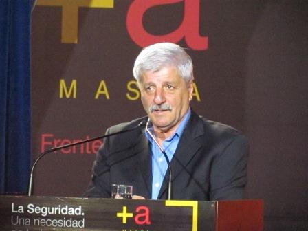 Andreotti, anfitrion del evento - Sergio Massa presentó propuestas de seguridad junto a Giuliani