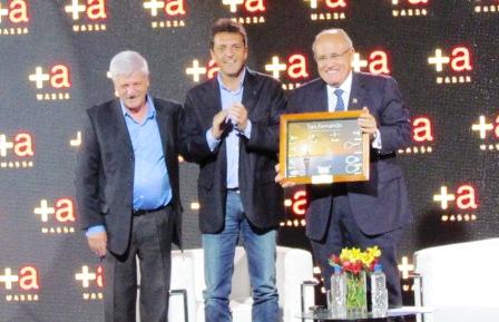 Andreotti, anfitrion del evento - Sergio Massa presentó propuestas de seguridad junto a Giuliani