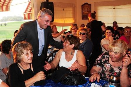 Zamora celebró el Día de la Madre en Troncos del Talar Zamora celebró el Día de la Madre en Troncos del Talar