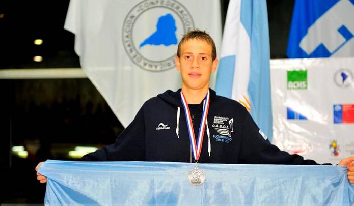 Récord nacional en natación para el Sanisidrense Nicolás Deferrari Récord nacional en natación para el Sanisidrense Nicolás Deferrari