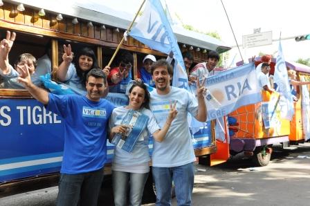El Frente Para la Victoria de Tigre recorrió el distrito con una extensa carabana El Frente Para la Victoria de Tigre recorrió el distrito con una extensa carabana