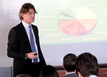 Nicolás Scioli, inauguró hoy, en la Universidad de Belgrano, un ciclo de seminarios de leasing para capacitar a jóvenes universitarios Nicolás Scioli, inauguró hoy, en la Universidad de Belgrano, un ciclo de seminarios de leasing para capacitar a jóvenes universitarios