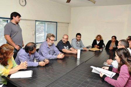 Los trabajadores de la fábrica recuperada Ex Rench de Don Torcuato, Tigre, recibieron la matrícula cooperativa por parte del INAES Los trabajadores de la fábrica recuperada Ex Rench de Don Torcuato, Tigre, recibieron la matrícula cooperativa por parte del INAES