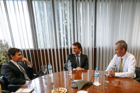 Con eje en la inversión, Massa se reunió con Mark Fields, presidente de Ford Con eje en la inversión, Massa se reunió con Mark Fields, presidente de Ford