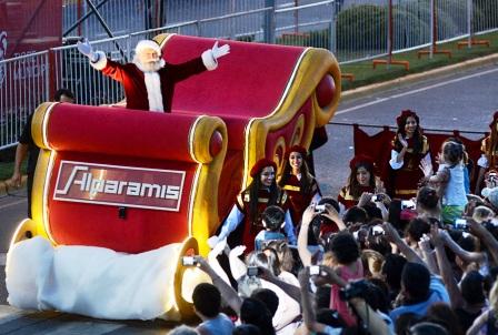 Alparamis realizó en Tigre su tradicional desfilenavideño Alparamis realizó en Tigre su tradicional desfilenavideño