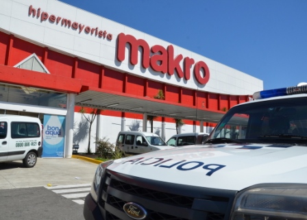 El Municipio de San Martín clausuró el mayorista Makro por ofrecer productos vencidos El Municipio de San Martín clausuró el mayorista Makro por ofrecer productos vencidos