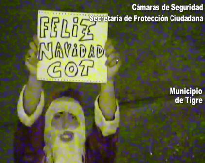 Insólito saludo de Papá Noel al COT Insólito saludo de Papá Noel al COT