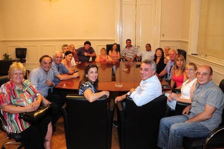 Julio Zamora se reunió con los concejales del Frente Renovador de Tigre Julio Zamora se reunió con los concejales del Frente Renovador de Tigre