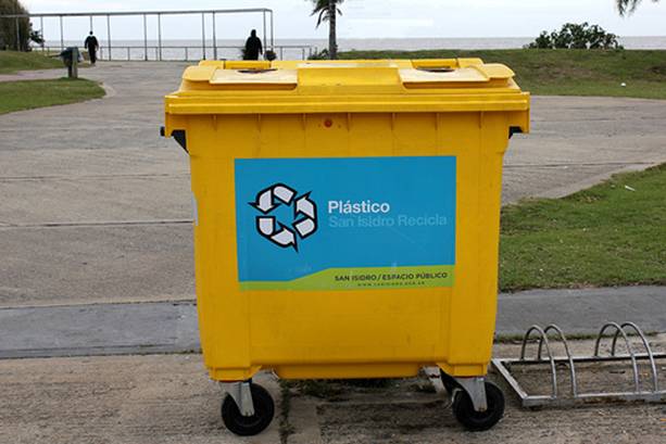 San Isidro sumó 150 contenedores de reciclado en la vía pública San Isidro sumó 150 contenedores de reciclado en la vía pública
