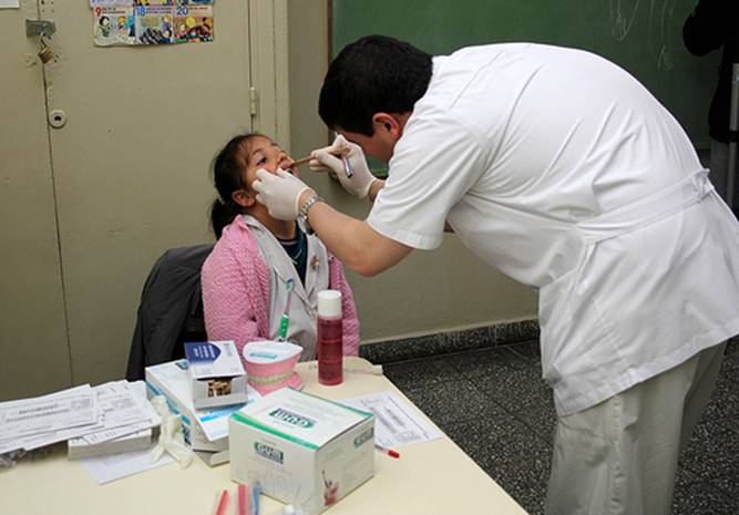 Con el programa municipal de salud bucal escolar evaluaron a 711 alumnos de San Isidro