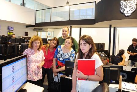 Funcionarios de la Comisaría de la Mujer de la ciudad de Dolores visitaron el Centro de Operaciones Tigre Funcionarios de la Comisaría de la Mujer de la ciudad de Dolores visitaron el Centro de Operaciones Tigre