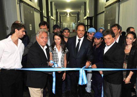 El gobernador Daniel Scioli durante la recorrida por la planta marplatense Frío Polar El gobernador Daniel Scioli durante la recorrida por la planta marplatense Frío Polar