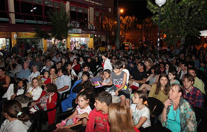 Más de 800 personas disfrutaron del show del mentalista Juan Ordeix en Beccar Más de 800 personas disfrutaron del show del mentalista Juan Ordeix en Beccar