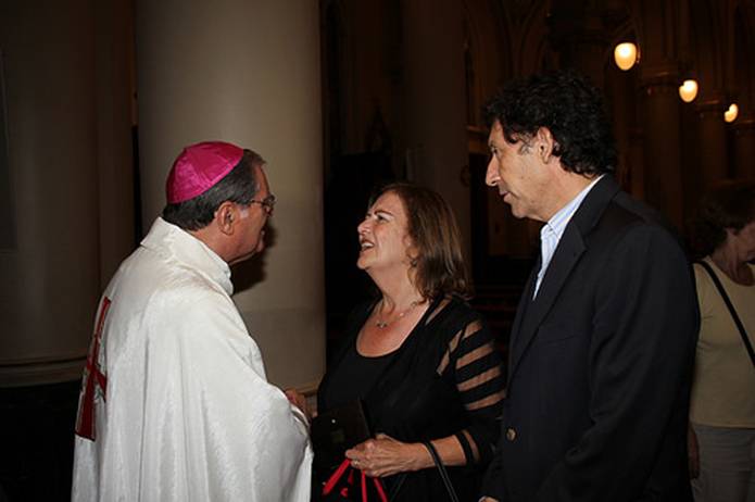 Posse y Barberis, viuda de Garrido, con Monseñor Ojea
Posse y Barberis, viuda de Garrido, con Monseñor Ojea