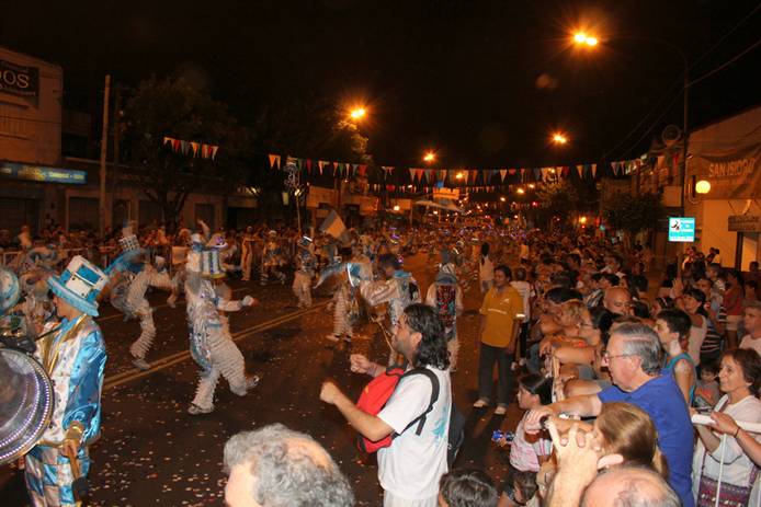 Desfiles de murgas en San Isidro para festejar el carnaval Desfiles de murgas en San Isidro para festejar el carnaval