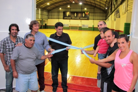 Inauguró el Club Vilo su renovada cancha de handball Inauguró el Club Vilo su renovada cancha de handball