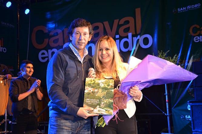 Karina convocó a una multitud durante el festejo del carnaval en San Isidro Karina convocó a una multitud durante el festejo del carnaval en San Isidro