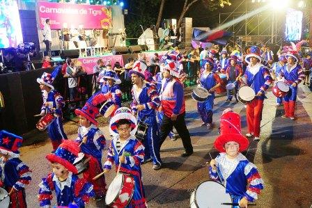 Más de 150 mil vecinos disfrutaron de los carnavales en Tigre Más de 150 mil vecinos disfrutaron de los carnavales en Tigre