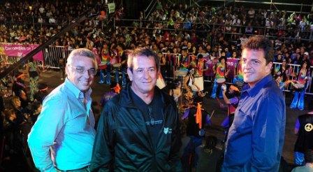 Más de 150 mil vecinos disfrutaron de los carnavales en Tigre Más de 150 mil vecinos disfrutaron de los carnavales en Tigre