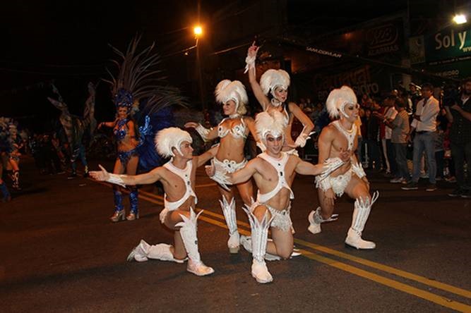 Más de 40.000 personas disfrutaron de Marí Marí en el carnaval de San Isidro Más de 40.000 personas disfrutaron de Marí Marí en el carnaval de San Isidro