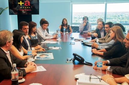 Sergio Massa junto a Madres del Dolor contra la reforma del Código Penal Sergio Massa junto a Madres del Dolor contra la reforma del Código Penal