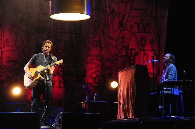 Jack Johnson cautivó a 30.000 personas a orillas del rio en Vicente López Jack Johnson cautivó a 30.000 personas a orillas del rio en Vicente López
