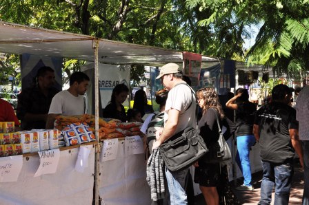 Comenzó el Mercado Popular Itinerante en Tigre Comenzó el Mercado Popular Itinerante en Tigre