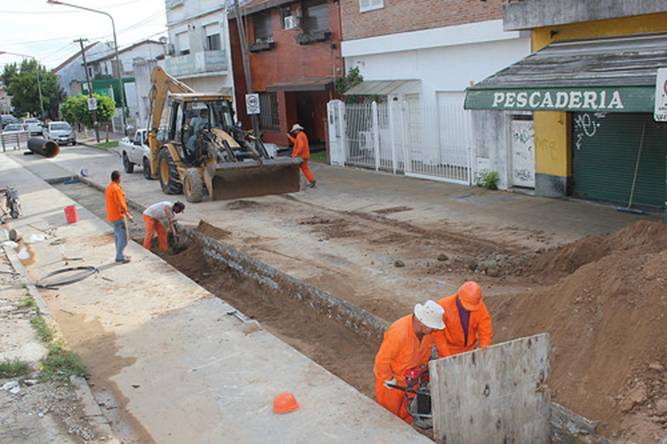Avanza la construcción del desagüe Larumbe en San Isidro Avanza la construcción del desagüe Larumbe en San Isidro