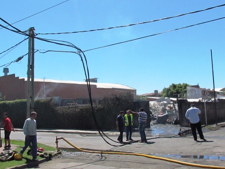 Un incendio afectó a una planta de reciclado en San Fernando 