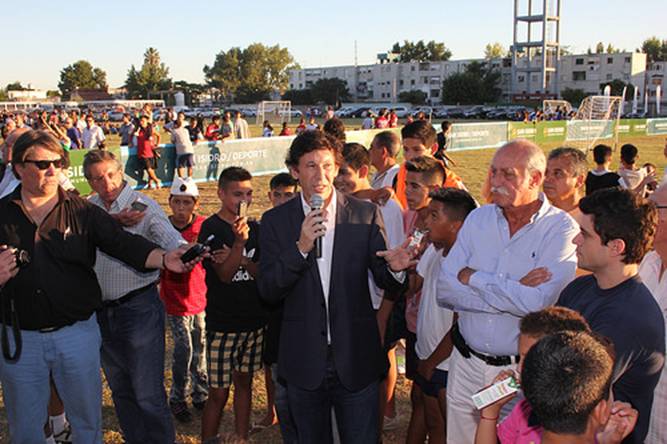 Posse inauguró un nuevo campo de deportes para Boulogne Posse inauguró un nuevo campo de deportes para Boulogne