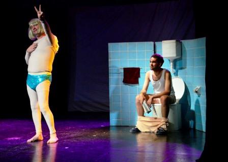 Noche de carcajadas y delirio en el Teatro Martinelli con Fabio Alberti en Peperino Superstar Noche de carcajadas y delirio en el Teatro Martinelli con Fabio Alberti en Peperino Superstar