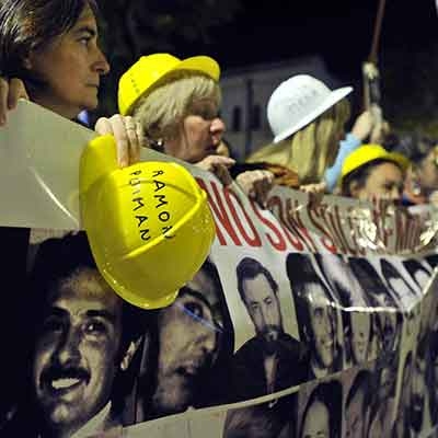 Multitudinario homenaje a los obreros navales asesinados por la dictadura Multitudinario homenaje a los obreros navales asesinados por la dictadura