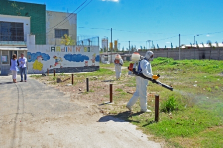 Realizan trabajos de fumigación y desratización en el Jardín N° 902 de San Fernando Realizan trabajos de fumigación y desratización en el Jardín N° 902 de San Fernando