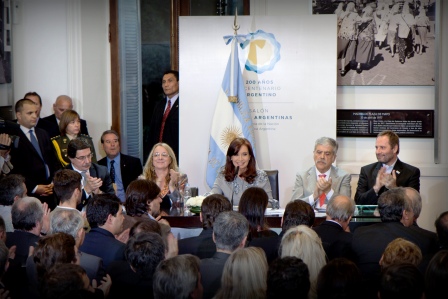 Cristina Fernandez al encabezar un acto en Casa de Gobierno donde presentó el plan Recuperar inclusión Cristina Fernandez al encabezar un acto en Casa de Gobierno donde presentó el plan Recuperar inclusión