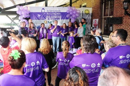 Más de mil mujeres caminaron contra la violencia de género en Tigre Más de mil mujeres caminaron contra la violencia de género en Tigre