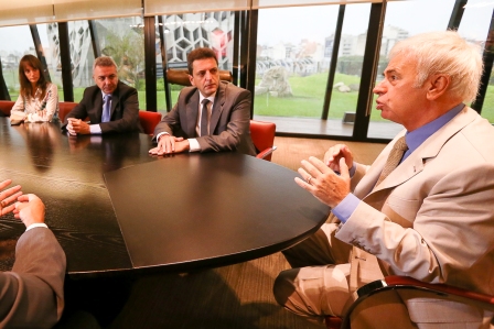 El Intendente de Tigre, Julio Zamora, junto al Diputado Nacional Sergio Massa, firmaron un acuerdo para fomentar el desarrollo del sector turístico y aunar esfuerzos en la lucha contra la violencia de géner El Intendente de Tigre, Julio Zamora, junto al Diputado Nacional Sergio Massa, firmaron un acuerdo para fomentar el desarrollo del sector turístico y aunar esfuerzos en la lucha contra la violencia de géner