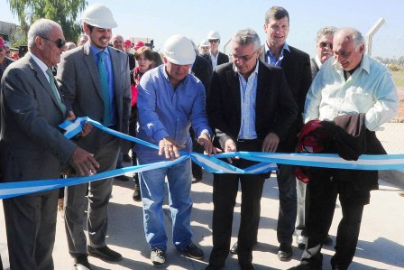 Inauguran nuevos asfaltos en el barrio La Esperanza de Benavídez
