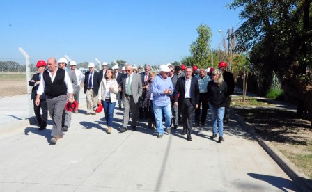 Inauguran nuevos asfaltos en el barrio La Esperanza de Benavídez