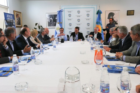 Sergio Massa en el marco de un encuentro realizado entre integrantes del Frente Renovador y el referente internacional en lucha contra el crimen organizado, Edgardo Buscaglia