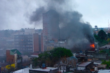 Un incendio afectó un complejo de viviendas en el centro de Tigre Un incendio afectó un complejo de viviendas en el centro de Tigre