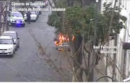 Gracias a las Cámaras los Bomberos de San Fernando extinguieron el incendio de un auto