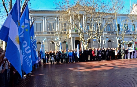 San Fernando celebró el Día de la Independencia en la Plaza Mitre 