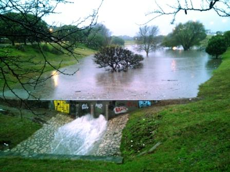 El Reservorio de Carlos Casares y Acceso Norte demostró su efectividad con la primera gran lluvia